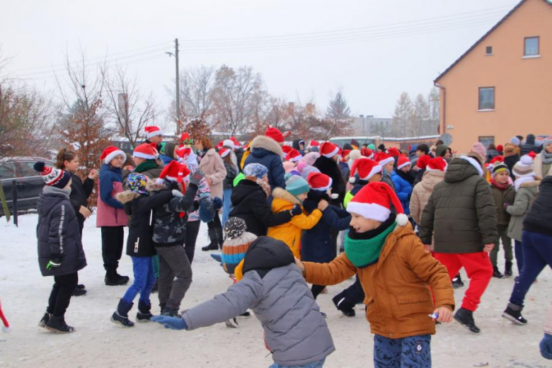 Udanińska choinka rozbłysnęła już swoim blaskiem!