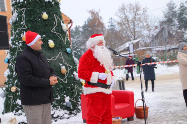 Udanińska choinka rozbłysnęła już swoim blaskiem!