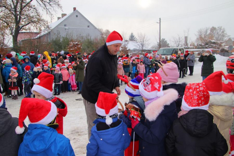 Udanińska choinka rozbłysnęła już swoim blaskiem!