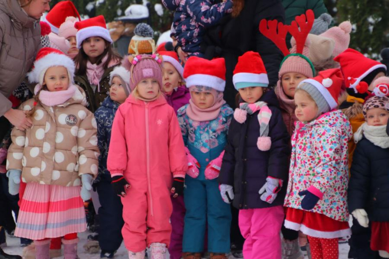 Udanińska choinka rozbłysnęła już swoim blaskiem!