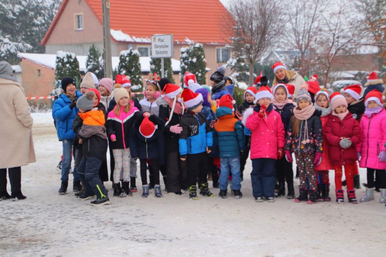Udanińska choinka rozbłysnęła już swoim blaskiem!