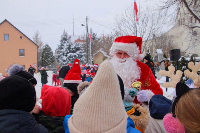 Udanińska choinka rozbłysnęła już swoim blaskiem!