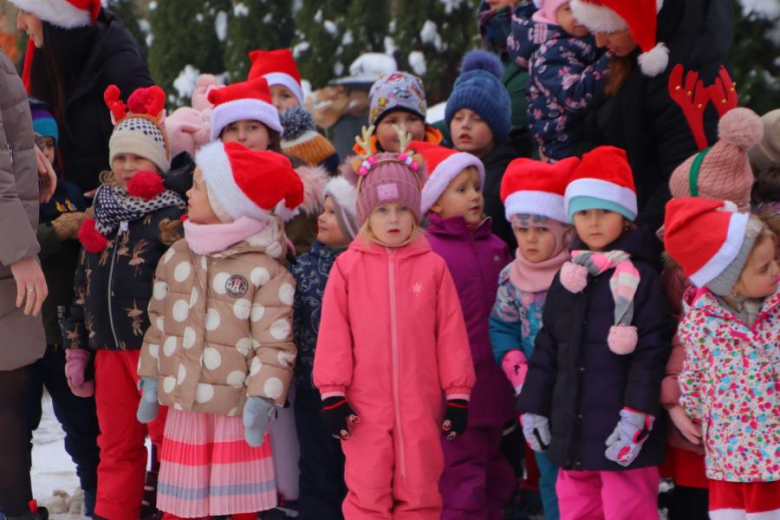 Udanińska choinka rozbłysnęła już swoim blaskiem!