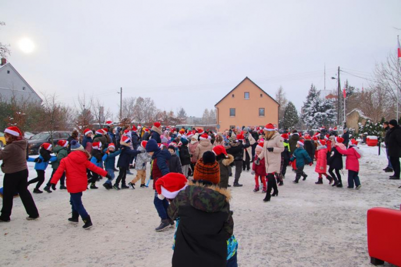 Udanińska choinka rozbłysnęła już swoim blaskiem!