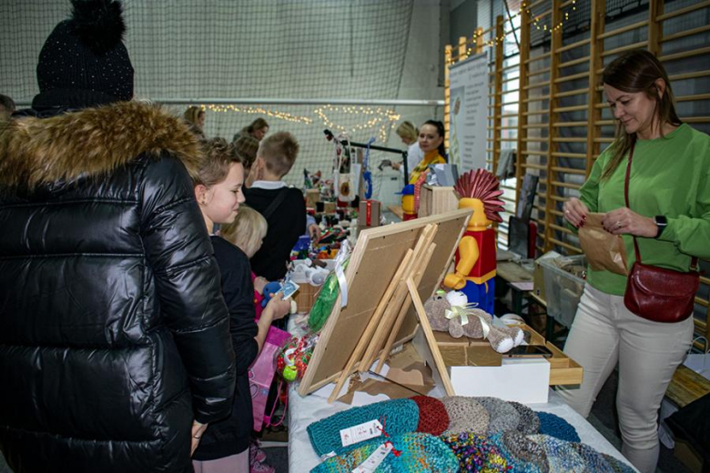 Kiermasz Bożonarodzeniowy w Lutyni