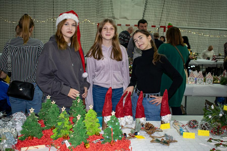 Kiermasz Bożonarodzeniowy w Lutyni