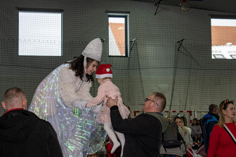 Kiermasz Bożonarodzeniowy w Lutyni