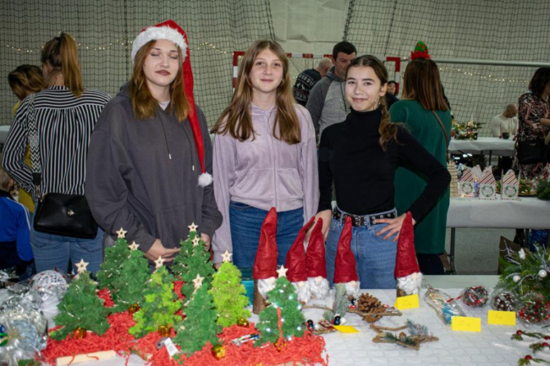 Kiermasz Bożonarodzeniowy w Lutyni