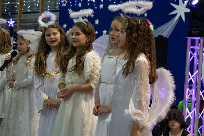 Kiermasz Bożonarodzeniowy w Lutyni