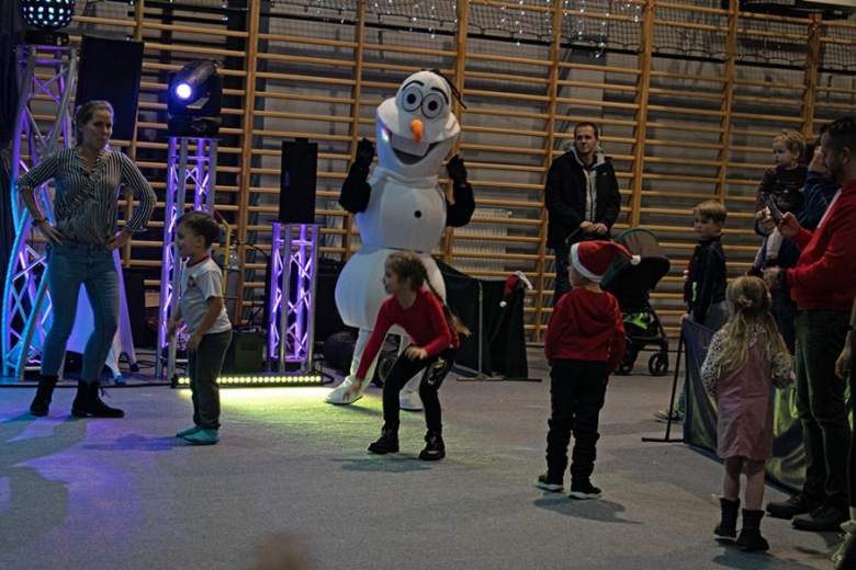 Kiermasz Bożonarodzeniowy w Lutyni