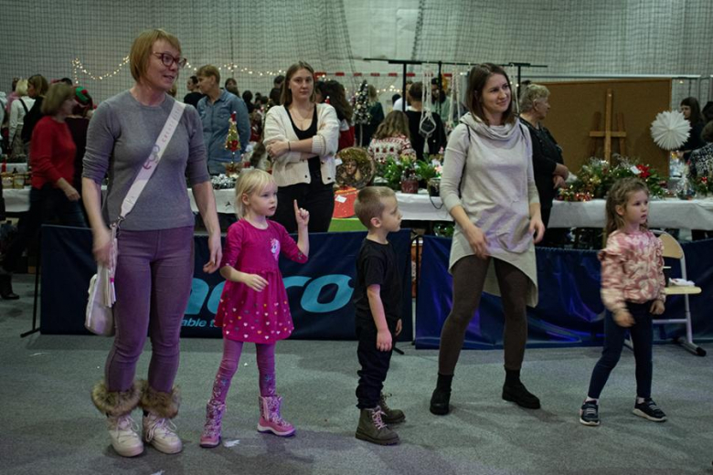 Kiermasz Bożonarodzeniowy w Lutyni