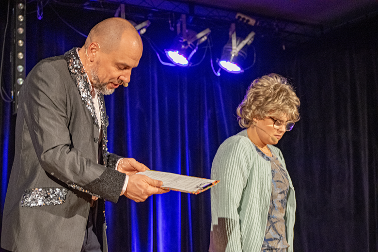 Kabaret Czesuaf wystąpił w Miękini