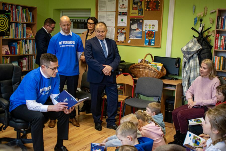 Wolontariusze Intela w Miękini