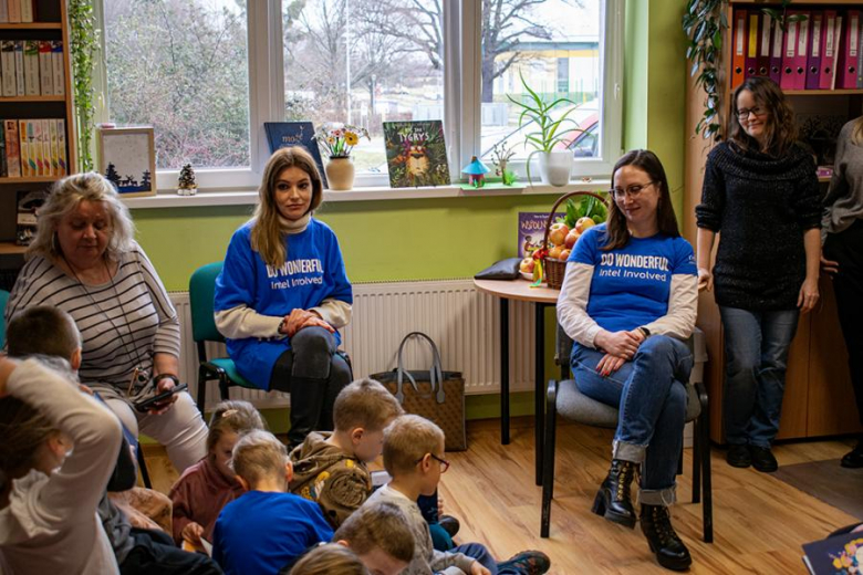 Wolontariusze Intela w Miękini