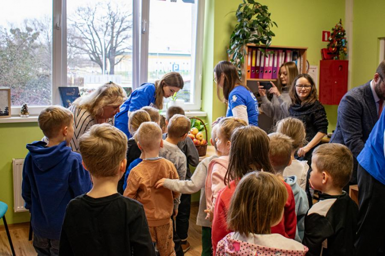 Wolontariusze Intela w Miękini