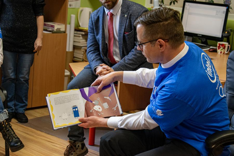 Wolontariusze Intela w Miękini