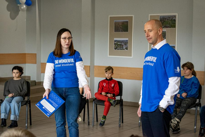 Wolontariusze Intela w Miękini