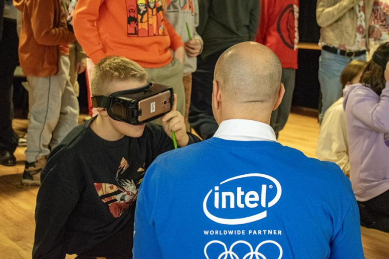 Wolontariusze Intela w Miękini