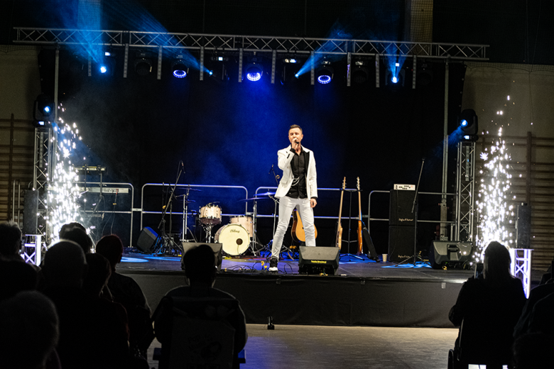 Magiczny Dzień kobiet w Miękini świętowało kilkaset osób