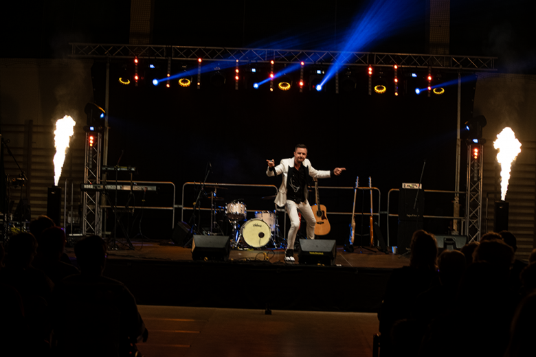 Magiczny Dzień kobiet w Miękini świętowało kilkaset osób