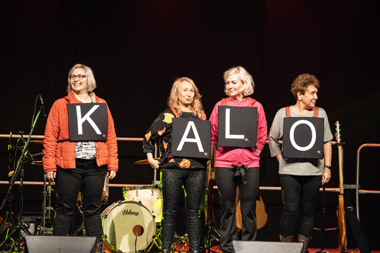 Magiczny Dzień kobiet w Miękini świętowało kilkaset osób