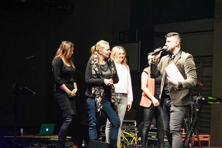 Magiczny Dzień kobiet w Miękini świętowało kilkaset osób