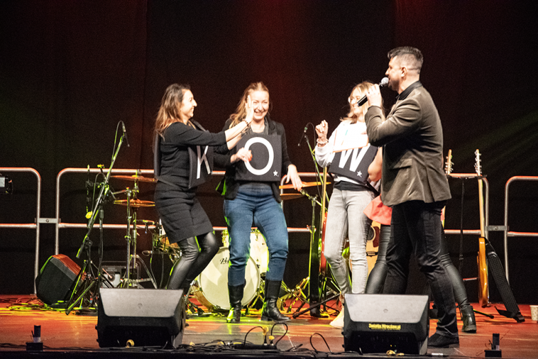 Magiczny Dzień kobiet w Miękini świętowało kilkaset osób