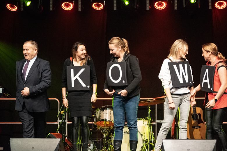 Magiczny Dzień kobiet w Miękini świętowało kilkaset osób