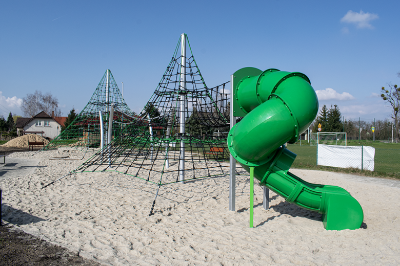 Nowe place zabaw oddane do użytku