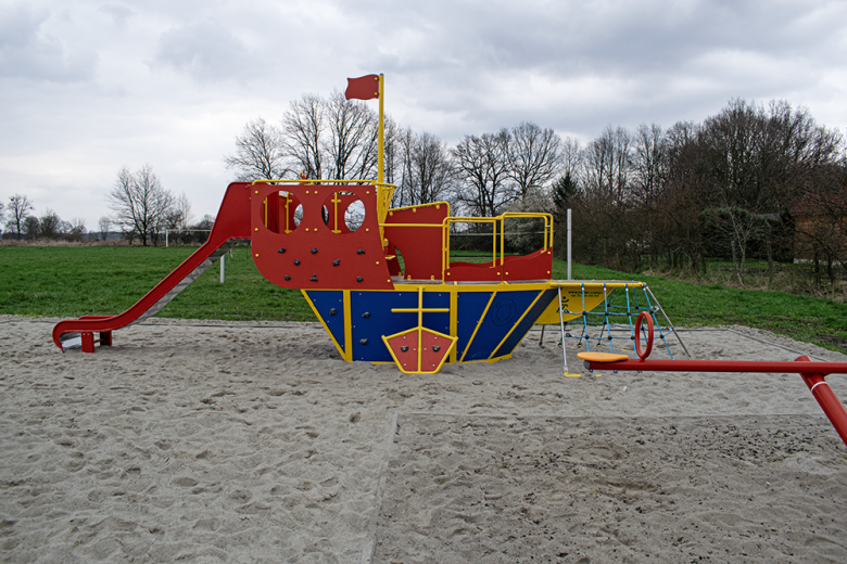 Nowe place zabaw oddane do użytku