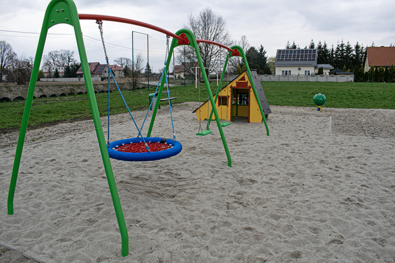 Nowe place zabaw oddane do użytku