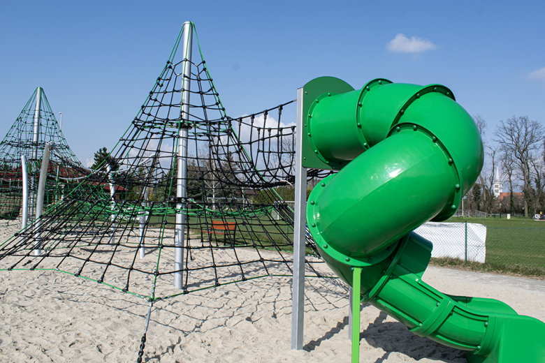 Nowe place zabaw oddane do użytku