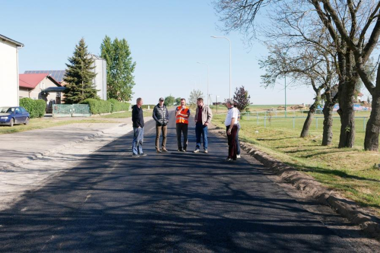 Rozpoczęły się prace przy budowie chodników