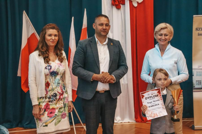 XVI Gminny  Festiwal Piosenki Patriotyczno-Religijnej w SP Udanin