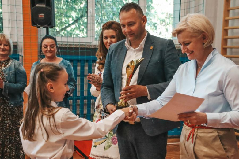 XVI Gminny  Festiwal Piosenki Patriotyczno-Religijnej w SP Udanin