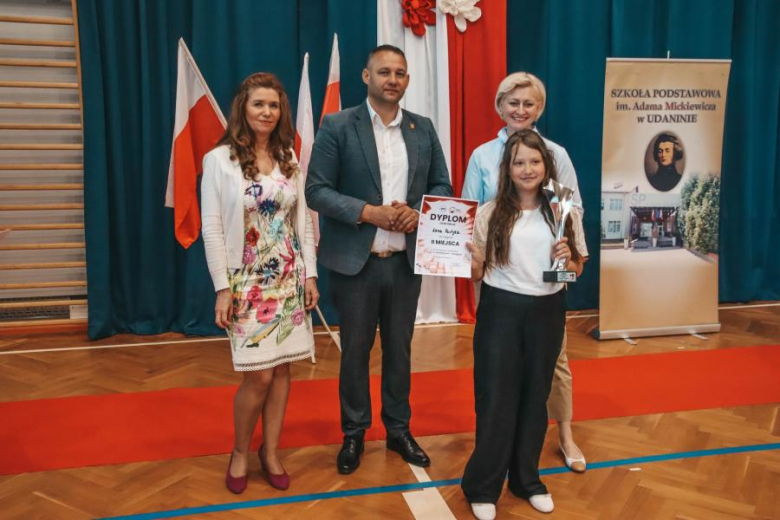 XVI Gminny  Festiwal Piosenki Patriotyczno-Religijnej w SP Udanin