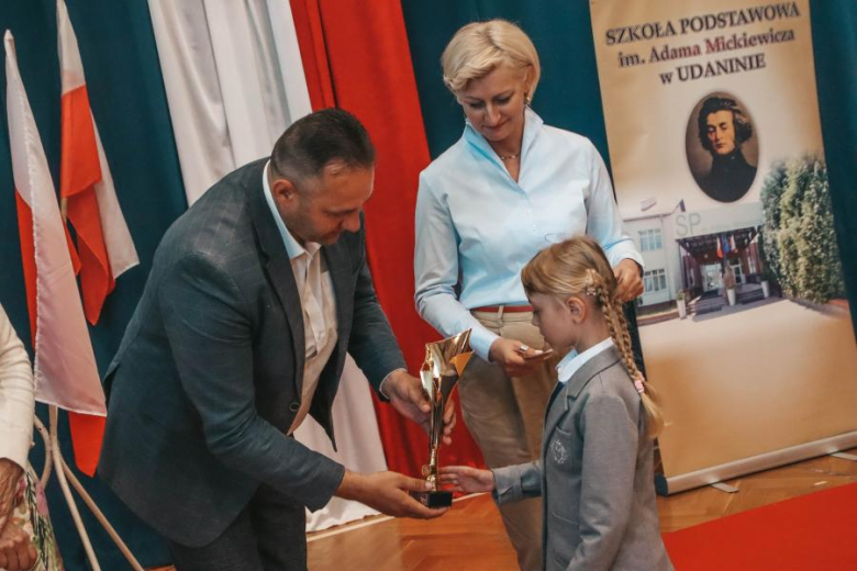 XVI Gminny  Festiwal Piosenki Patriotyczno-Religijnej w SP Udanin