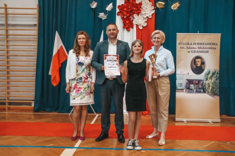 XVI Gminny  Festiwal Piosenki Patriotyczno-Religijnej w SP Udanin
