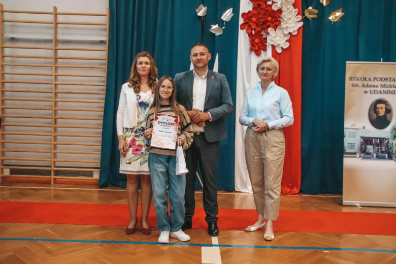 XVI Gminny  Festiwal Piosenki Patriotyczno-Religijnej w SP Udanin