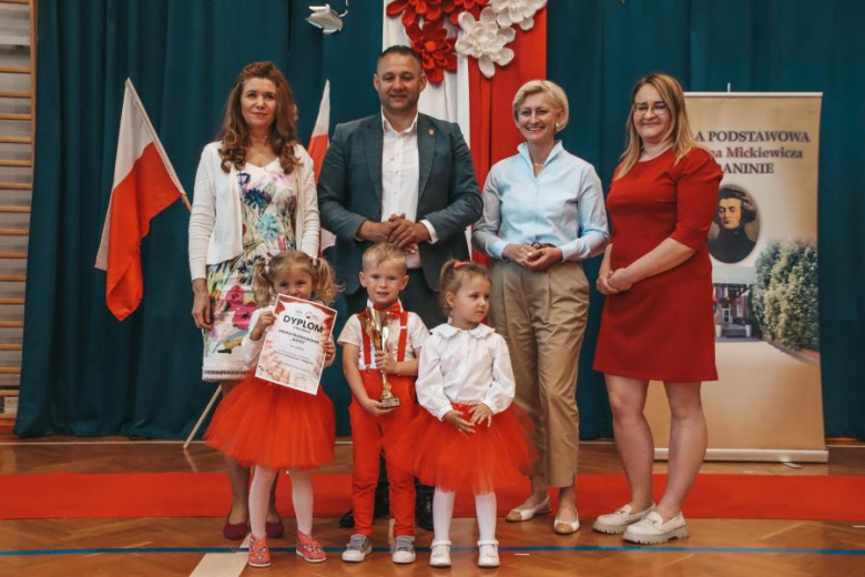 XVI Gminny  Festiwal Piosenki Patriotyczno-Religijnej w SP Udanin