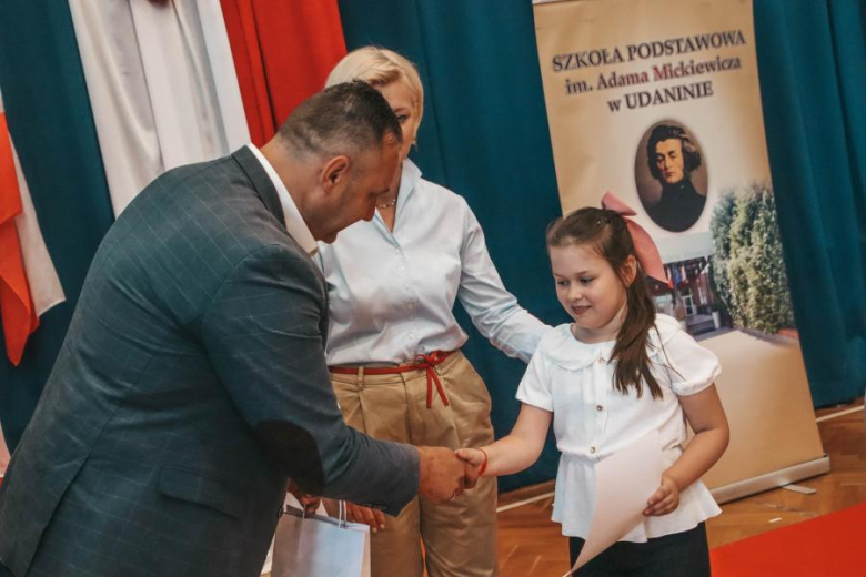 XVI Gminny  Festiwal Piosenki Patriotyczno-Religijnej w SP Udanin