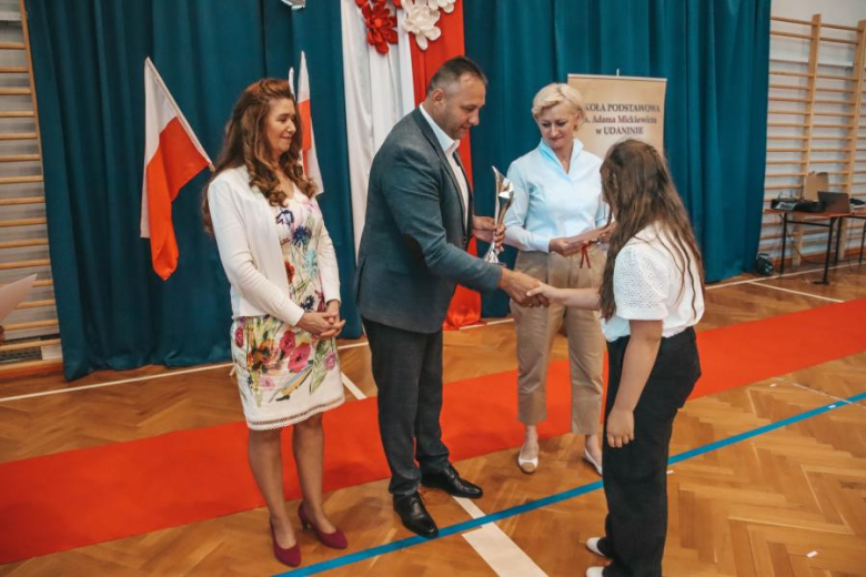 XVI Gminny  Festiwal Piosenki Patriotyczno-Religijnej w SP Udanin