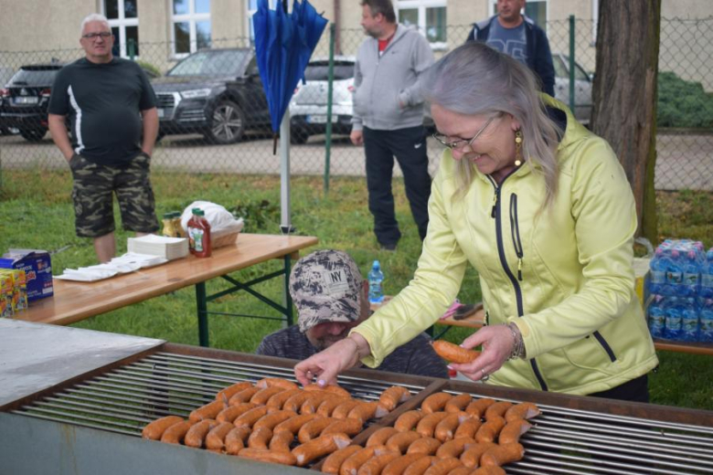 Dzień Dziecka na boisku sportowym w Kostomłotach