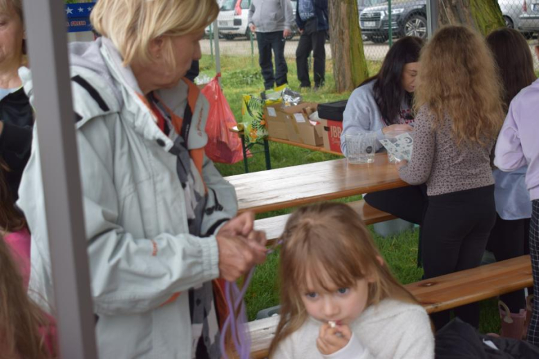 Dzień Dziecka na boisku sportowym w Kostomłotach