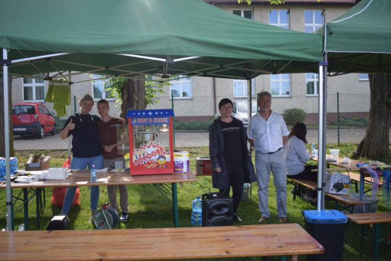 Dzień Dziecka na boisku sportowym w Kostomłotach