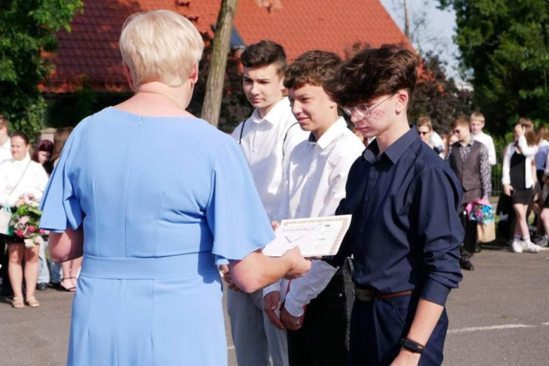 Powiatowe placówki oświatowe zakończyły rok szkolny