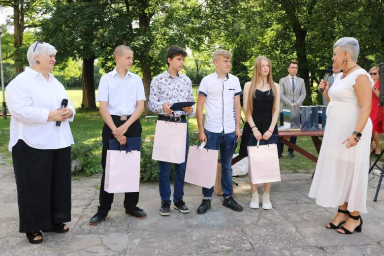 Powiatowe placówki oświatowe zakończyły rok szkolny