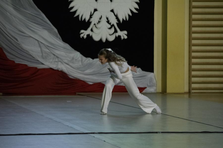 Wystepy artystyczne uczniów ze Szkoły Podstawowej w Miękini