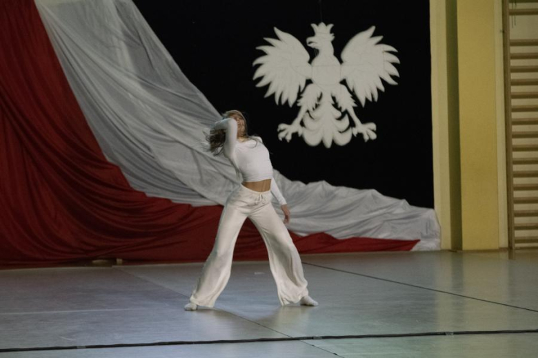 Wystepy artystyczne uczniów ze Szkoły Podstawowej w Miękini