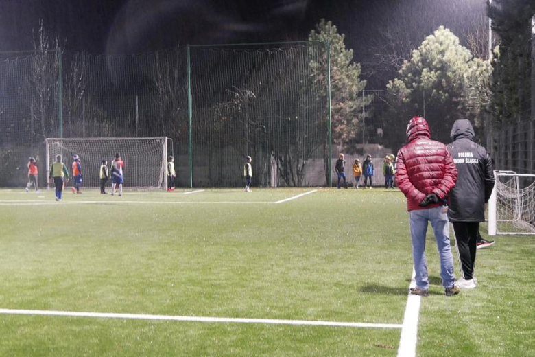 Turniej Mikołajkowy na średzkim orliku